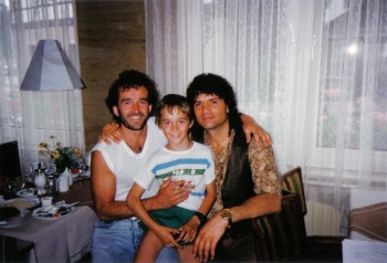  	  Chris mit Sohn Silvio und Costa Cordalis